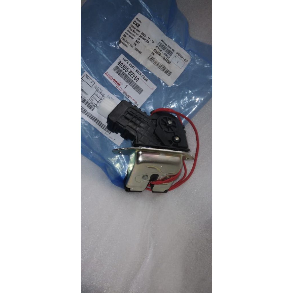 door lock pintu bagasi Avanza veloz 2022 original 69350-bz250
