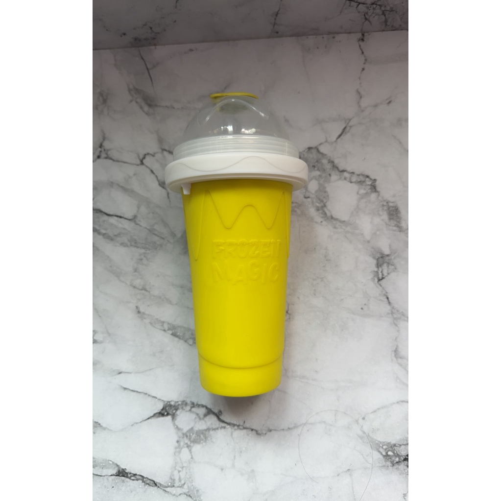 Squeeze Cup Frozen Magic (Hanya cup)