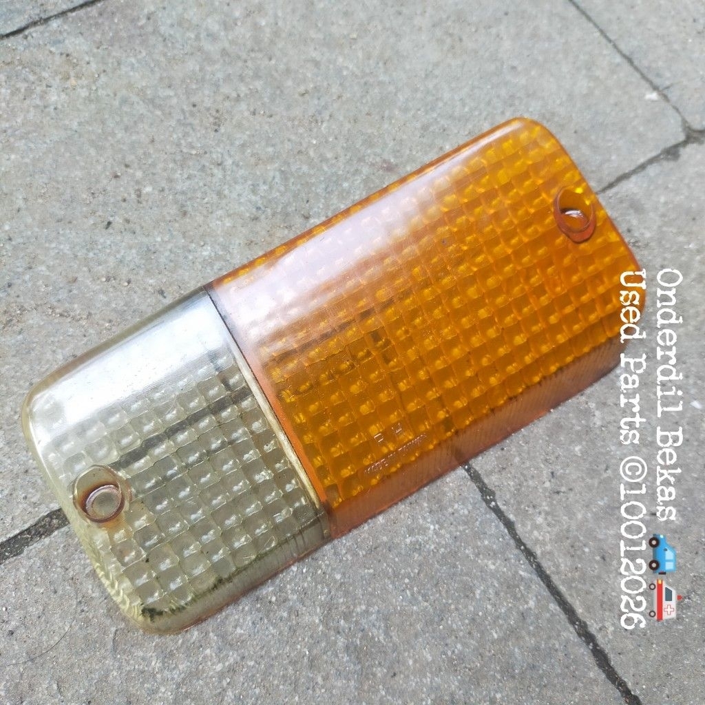 mika lampu bumper kanan depan Toyota Corolla KE30 Taiwan