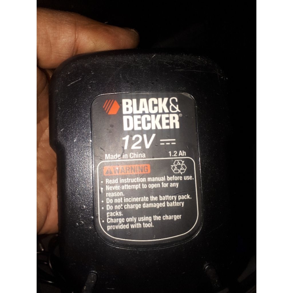 Baterai Black Deacker 12volt bekas normal