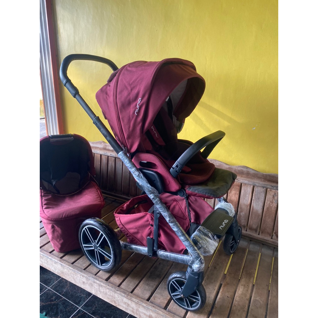 NUNA PRELOVED STROLLER