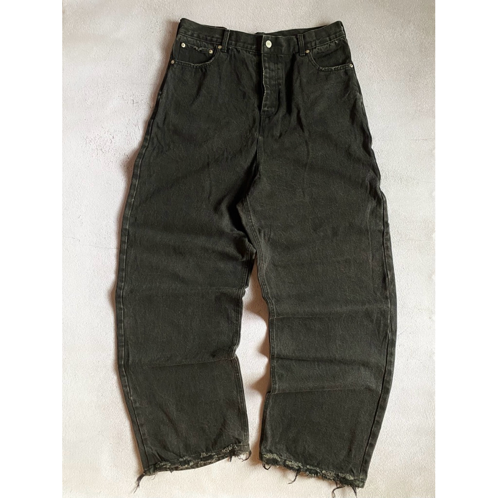 Balenciaga Jeans fit baggy