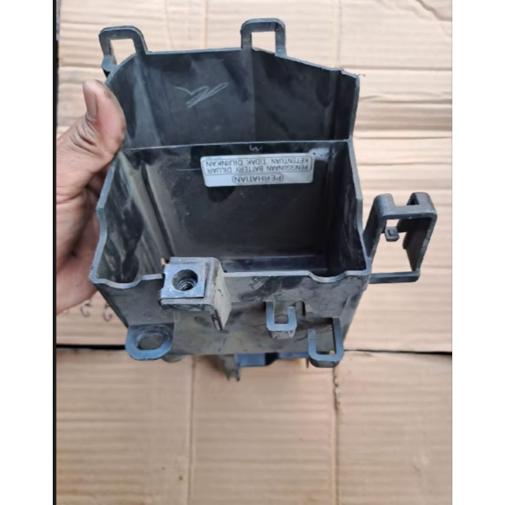 box acu aki tempat  accu honda supragtr150 supragtr supra gtr 150 sonic150r sonic150 sonic 150r orig