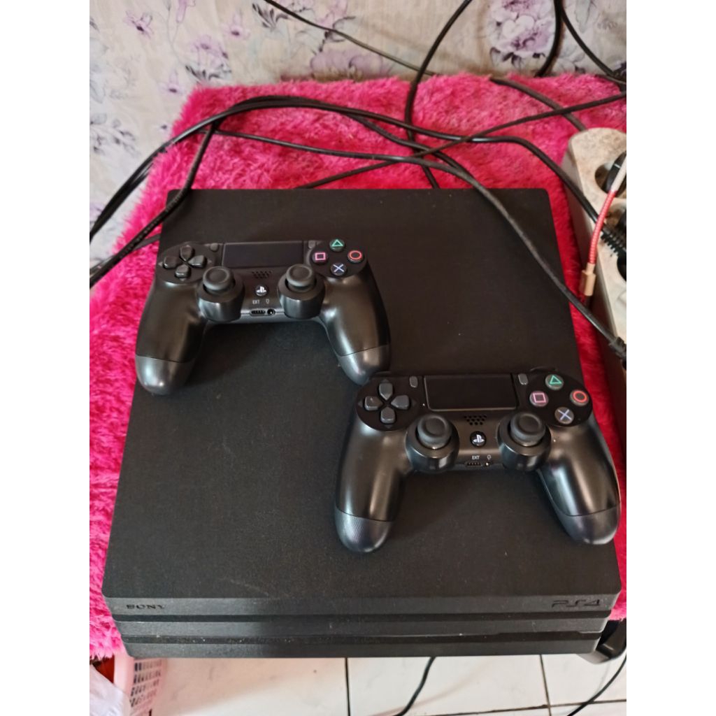 Playstation 4 Pro Hen 12