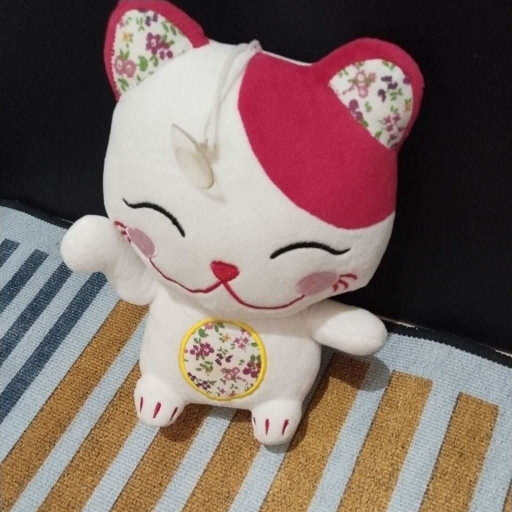 boneka kucing hoki smile