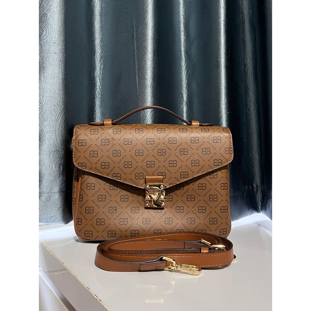 PRELOVED TAS BUCCHERI BACA DESKRIPSI 