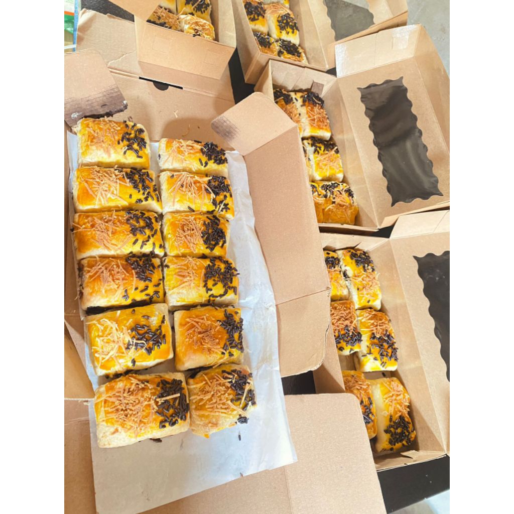 Bolen pisang coklat keju renyah /Bolen pisang lilit halal