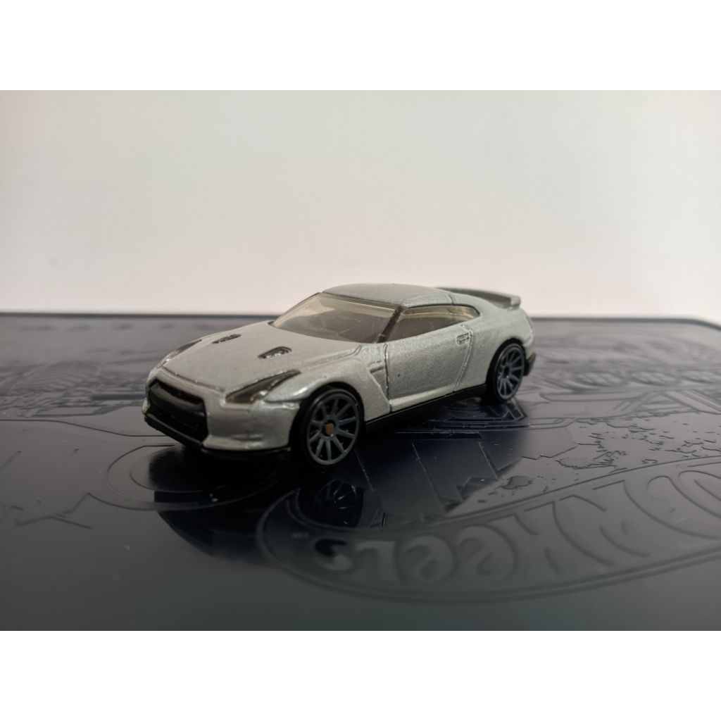 Hot Wheels Nissan GTR R35 loose