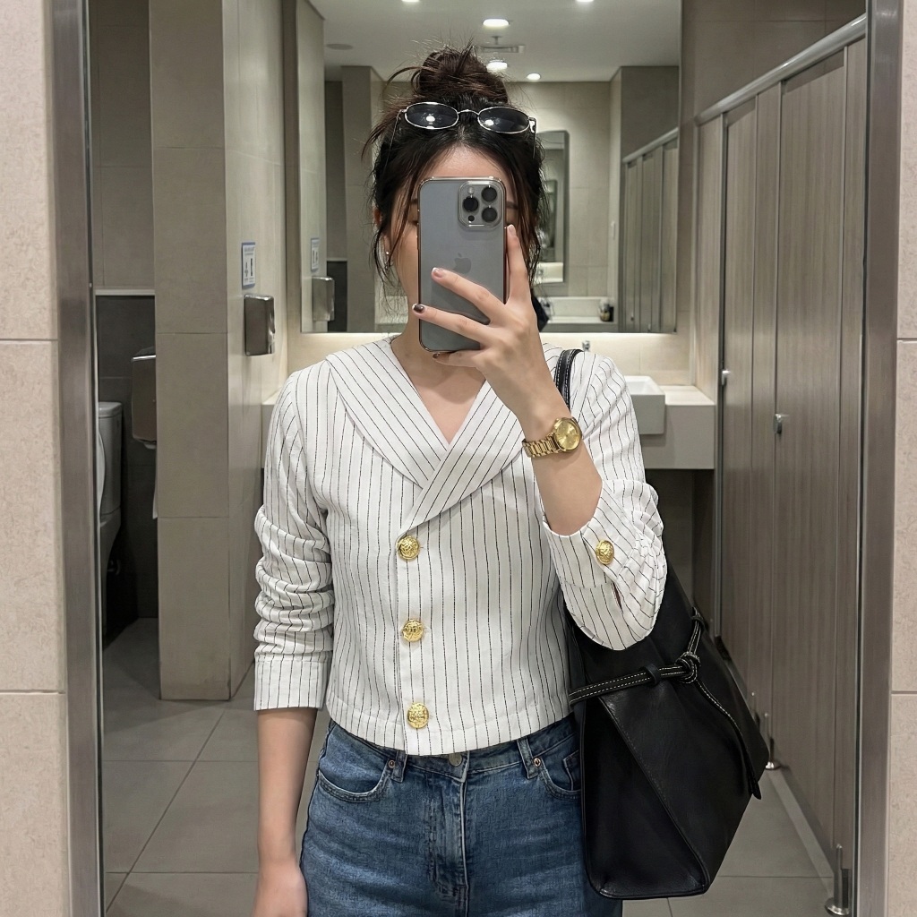 Eveline Kemeja Semi Blazer Taju Crop Casual Vintage Size M L XL