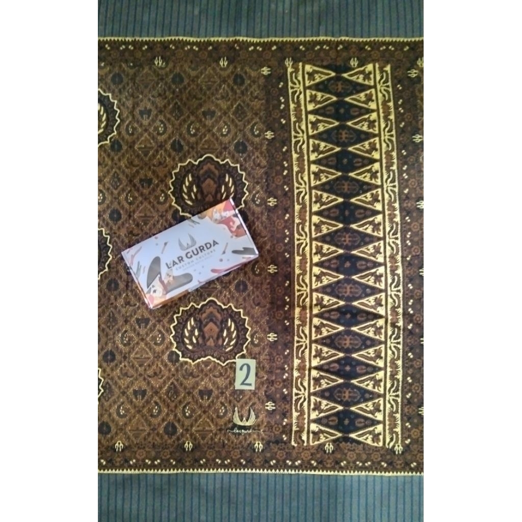 sarung batik semi tulis lar gurda kesikan
