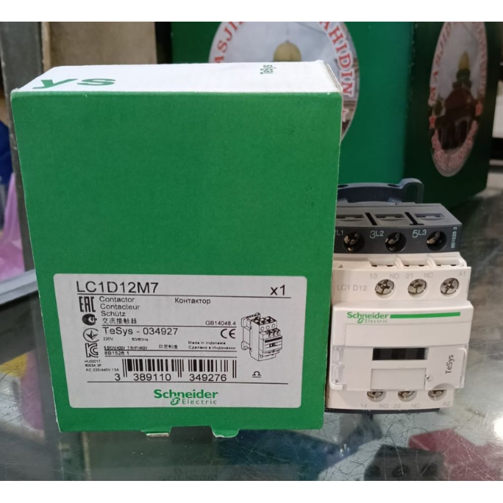 Schneider contactor 25a 3p2minbeli
