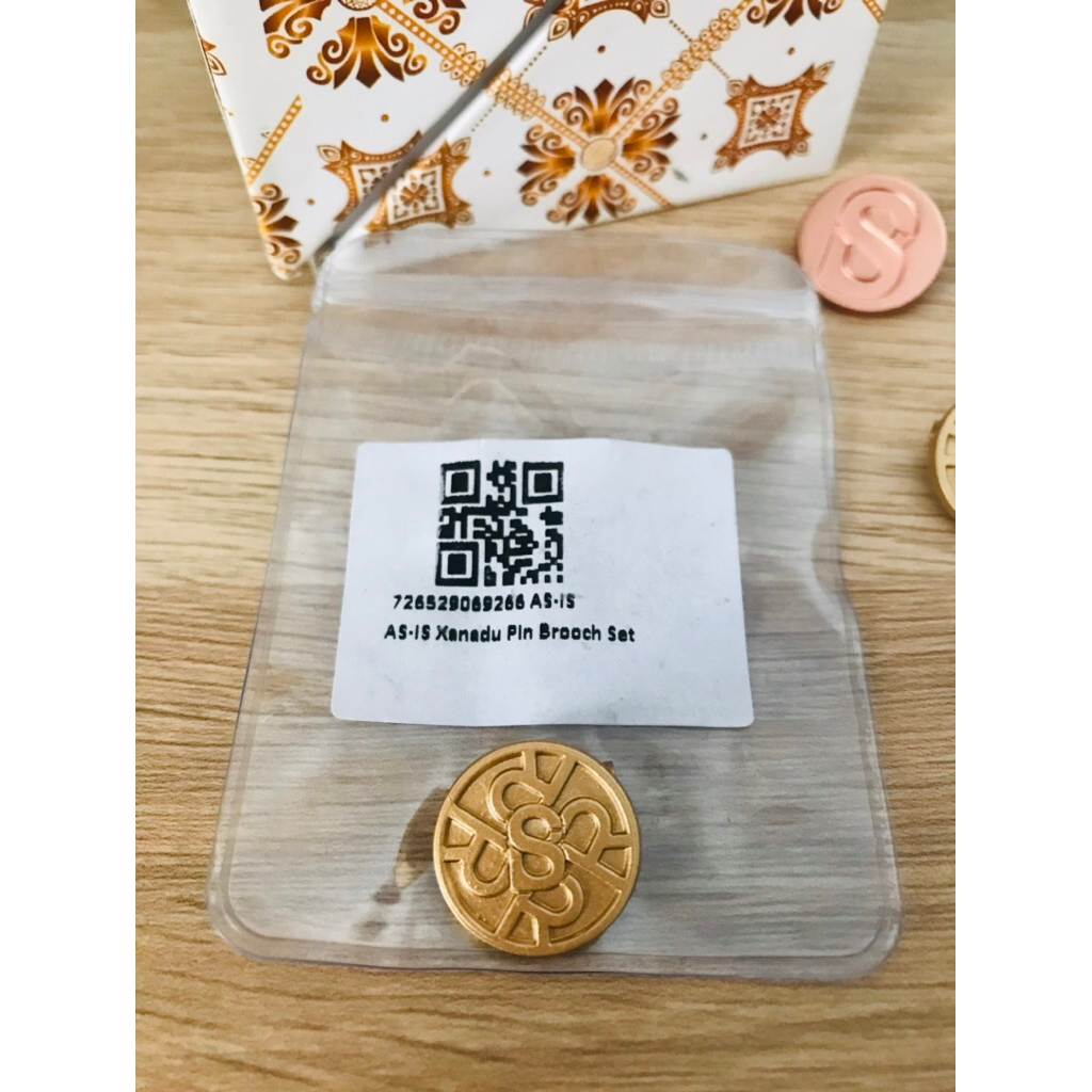 Pin Buttonscarves Original