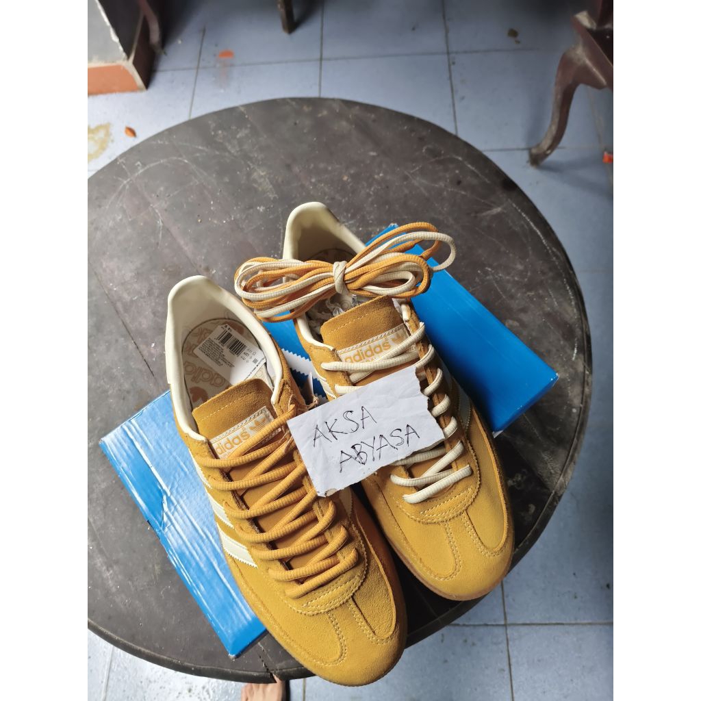 Adidas spezial yellow