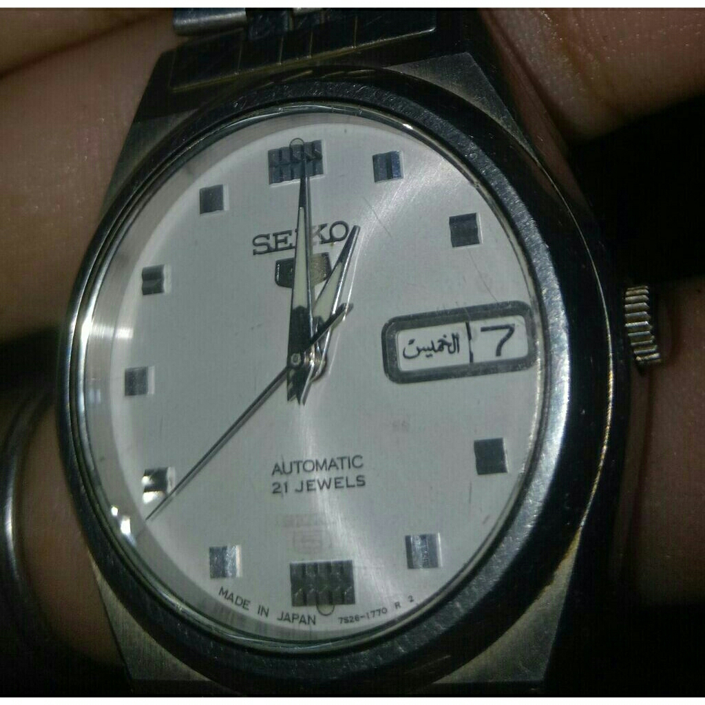seiko 5 day date Arabic