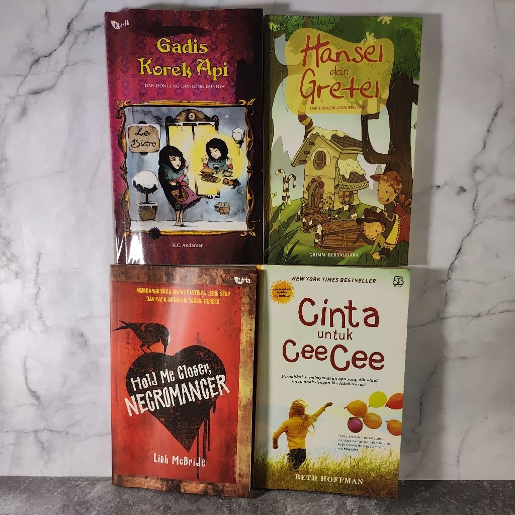 Buku / Novel Gadis Korek Api, Hansel dan Gretel, Hold Me Closser Necromancer, Cinta untuk Cee Cee, A