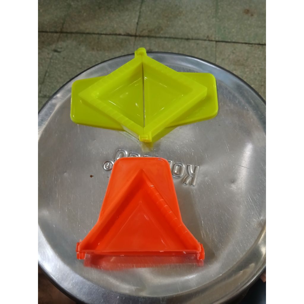 cetakan pastel samosa segitiga ukuran standar