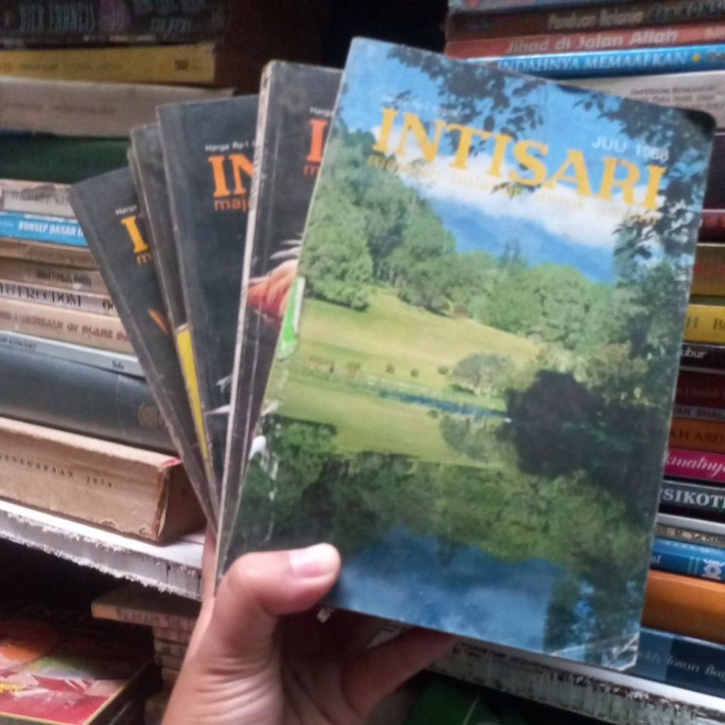 majalah intisari jadul majalah bulanan untuk umum Rupert murdoch,kartika dan lukisan affandi, henry 