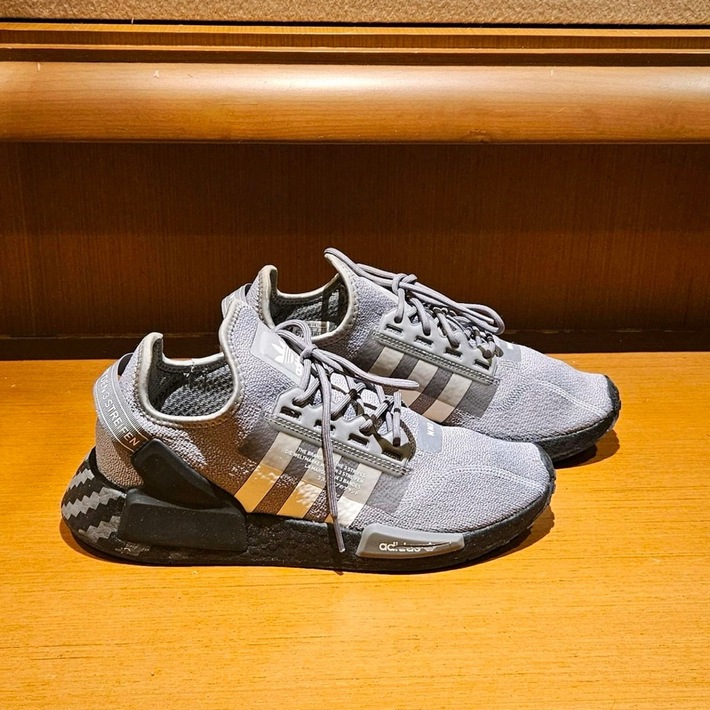 ADIDAS NMD R1 V2 Originals Grey