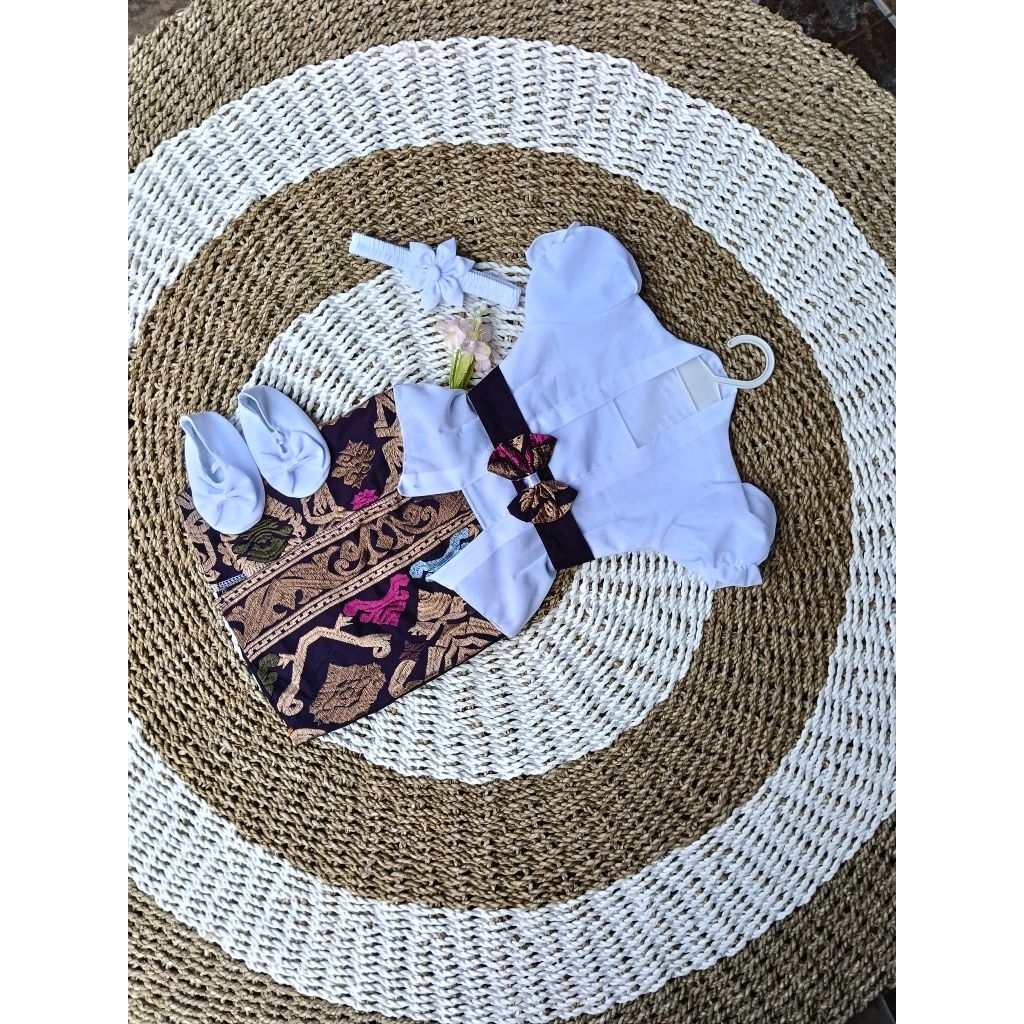 set adat bali bayi cewek bordir atasan moscraf umur 0-1thn fre sepatu bando