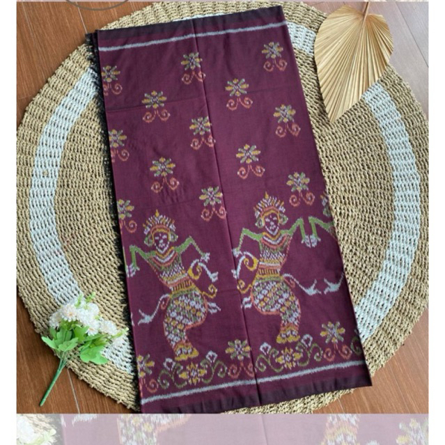 KAIN TENUN MOTIF LEGONG WARNA DASAR UNGU WINE