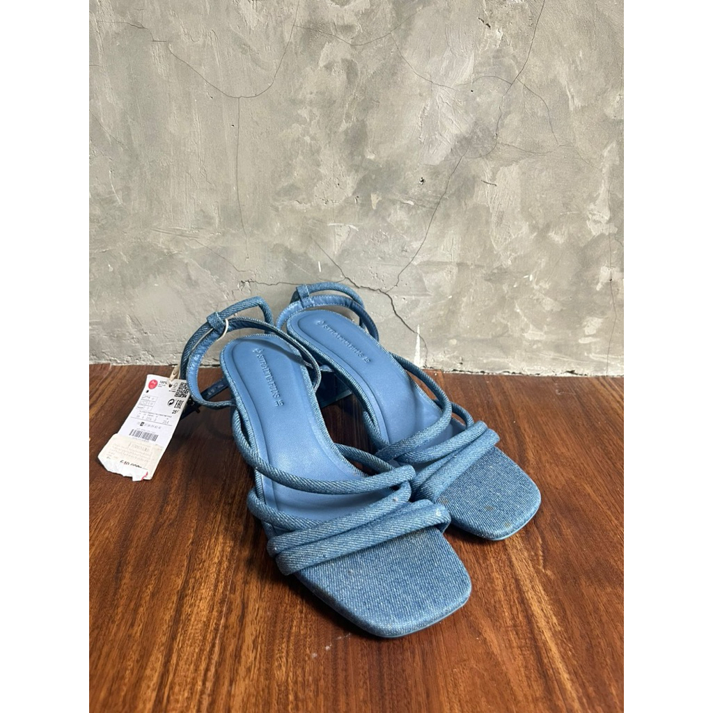 Stradivarius Denim heels