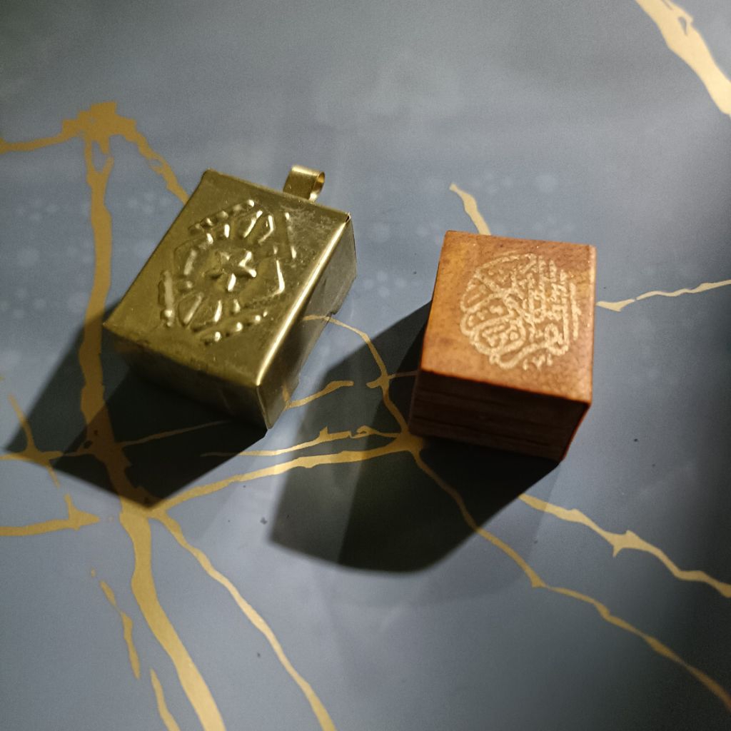 (Bisa cod)Aluran stambul kecil tinta emas wadah kuningan model bandul