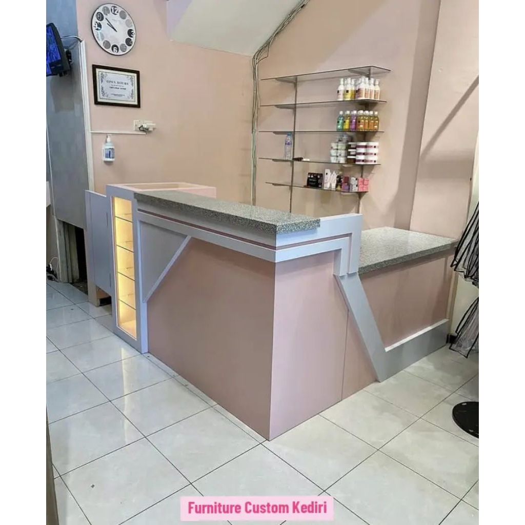 Meja Kasir Modern Minimalis Custom – Start harga 2.300.000/m – Desain Elegan Toko & Butik Kediri Mal