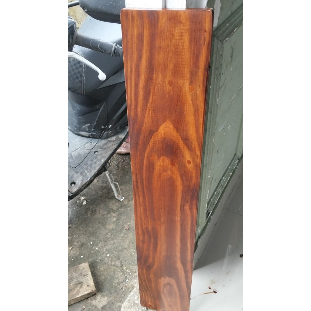 Papan kayu jati Belanda warna coklat 3x pernis
