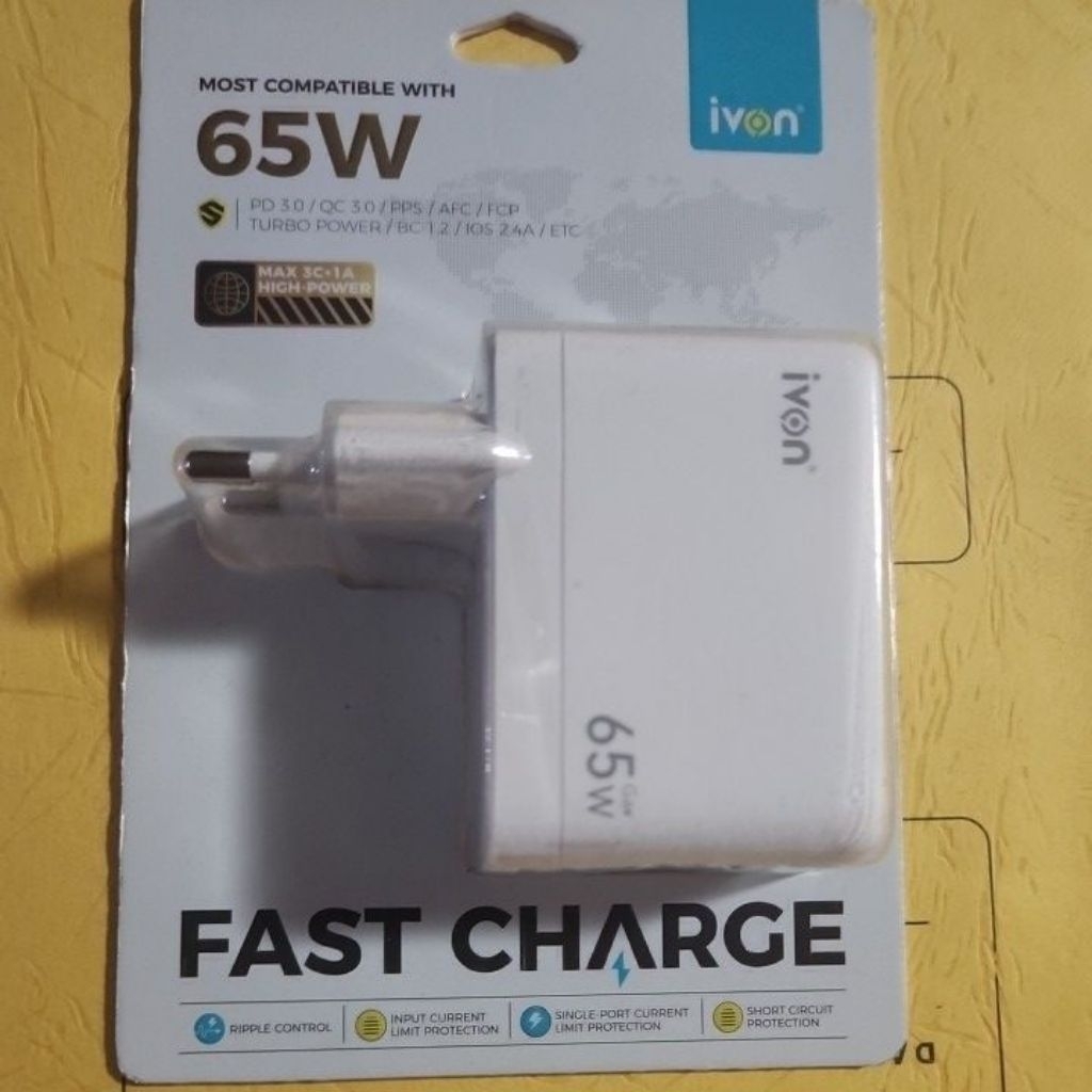 IVON FAST CHARGER 65 WATT ( NEW )