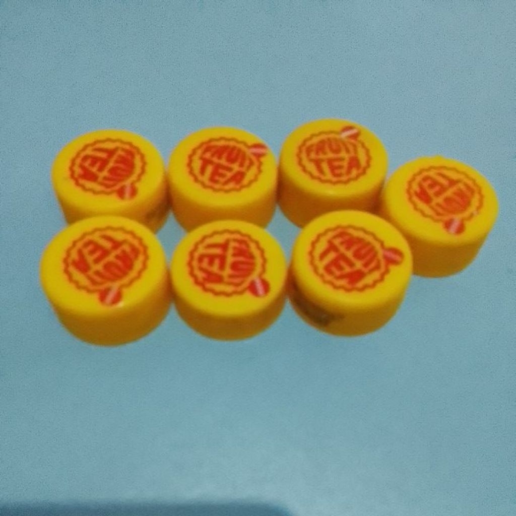 Tutup Botol Plastik Kuning Bekas Bersih