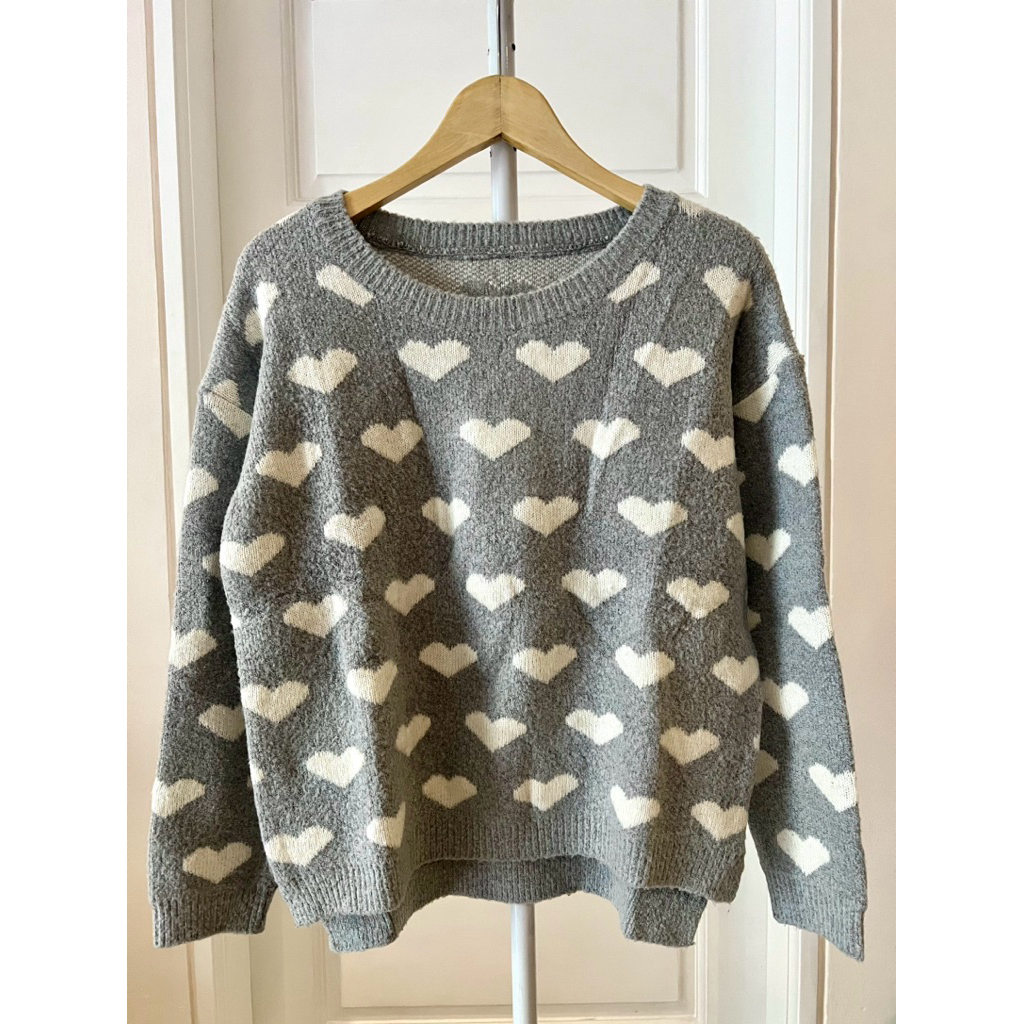 SWEATER RAJUT MOTIF LOVE