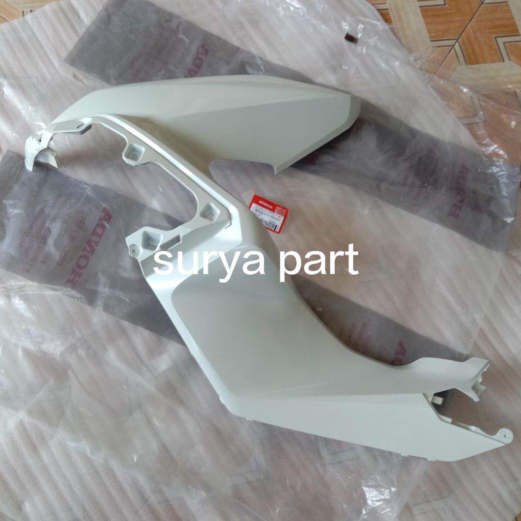 cover body depan kiri PCX160 2025 putih cover sayap samping kiri PCX160 2025 putih original 64502K1Y
