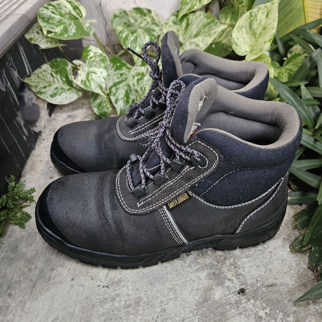sepatu safety second jogger size 41(26cm)