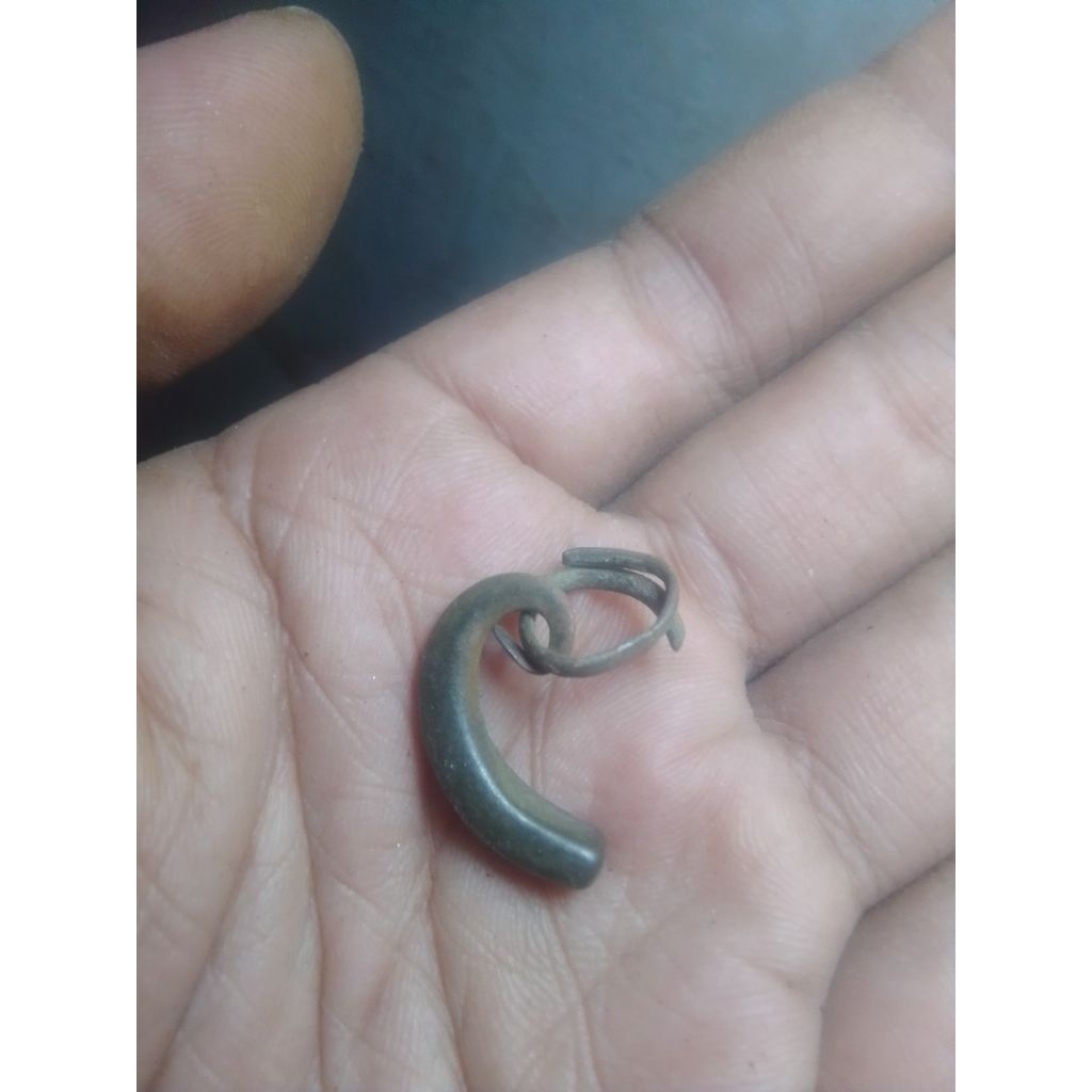 logam unik antik kuno