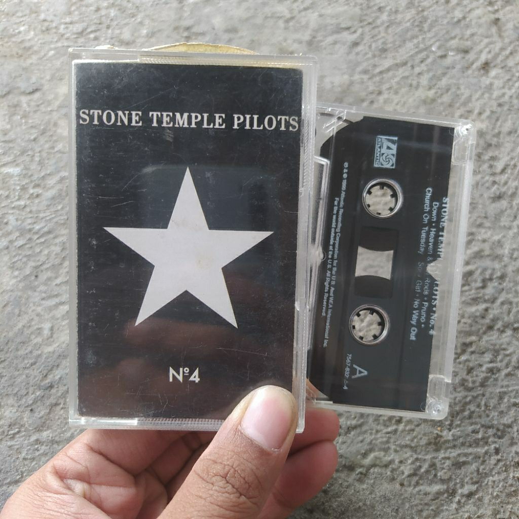 Kaset Pita Stone Temple Pilots - No. 4