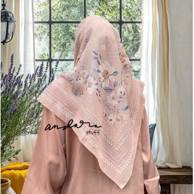 Hijab Voal Segiempat motif bunga warna cream coksu milo 115x115