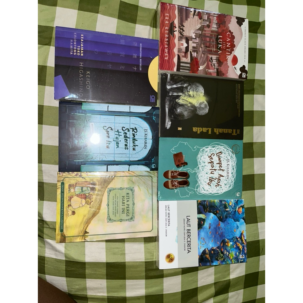 PRELOVED buku cantik itu luka / keajaiban toko kelontong namiya / js. khairen