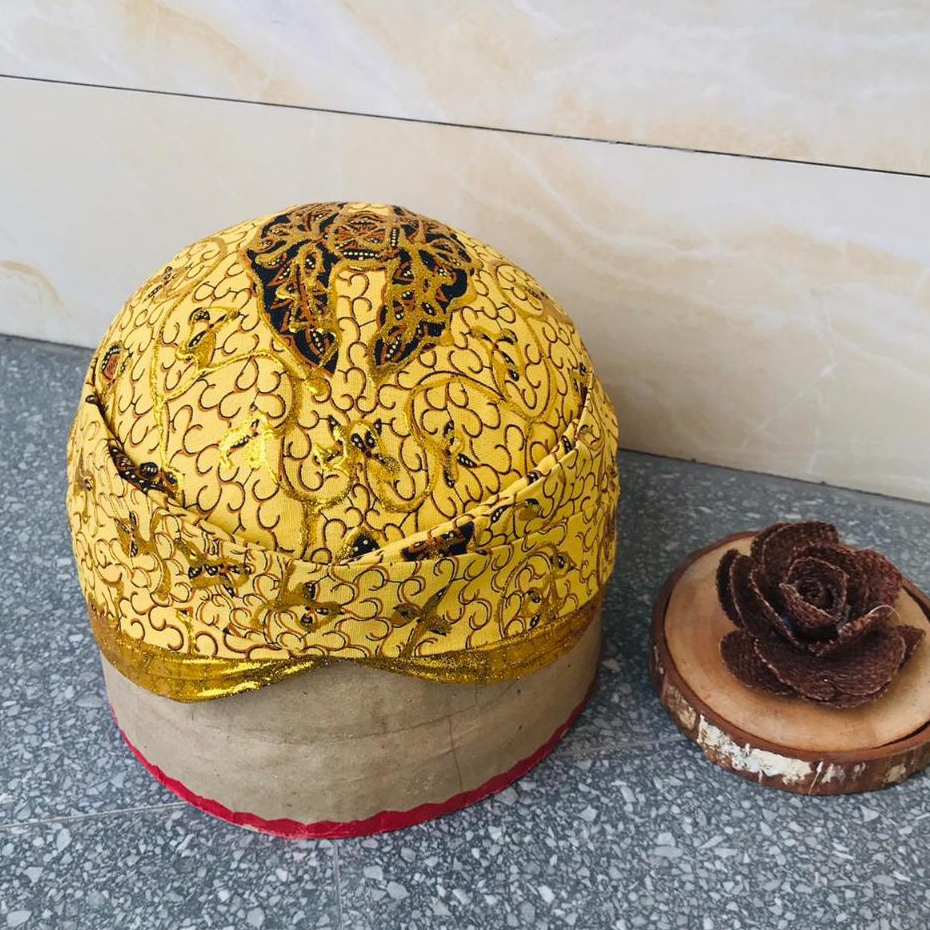 * Blangkon Solo Prodo Wahyu Tumurun Kuning