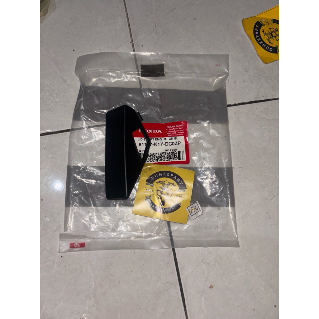 81137K1YDC0ZP Lid, Cover Emergancy,cover samping depan kanan sebelah kontak,cover darurat jok belaka