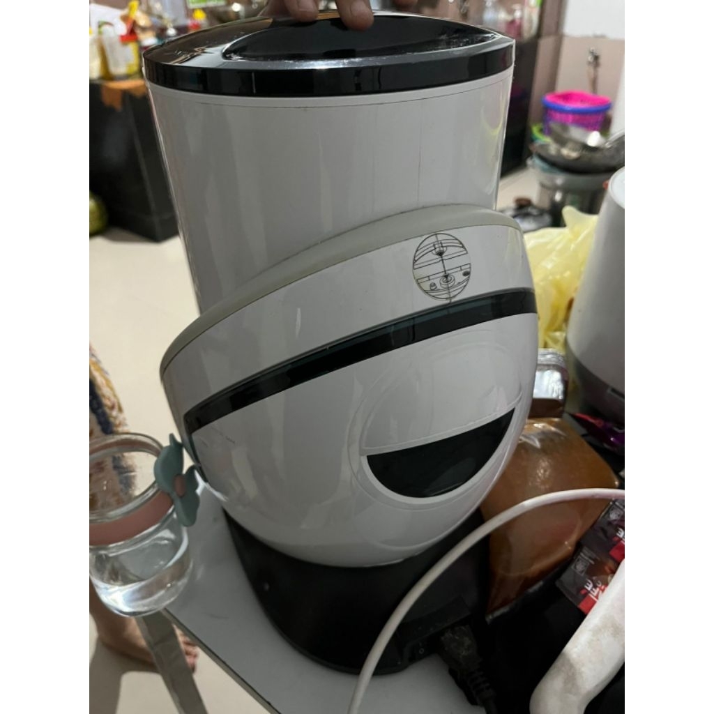 mesin pembuat susu otomatis