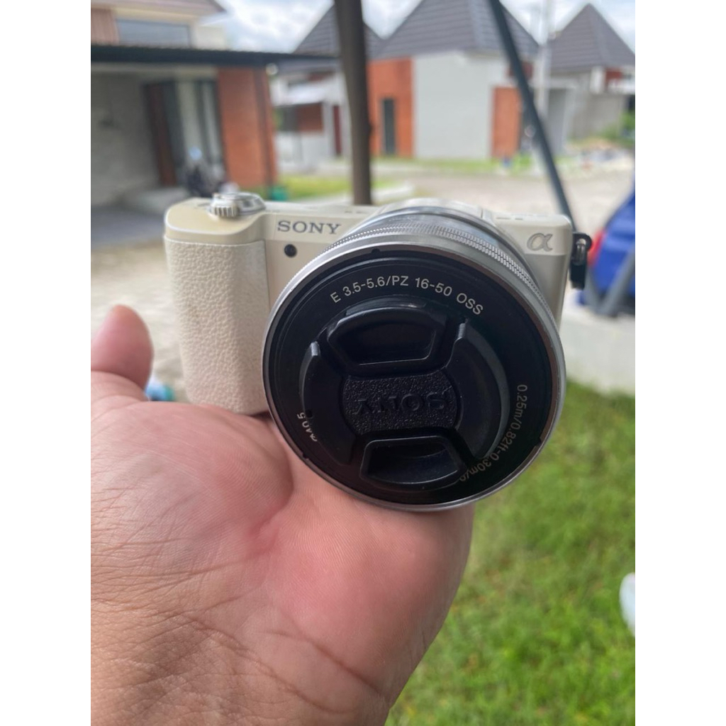 SONY A5100 + LENSA 16-50MM OSS