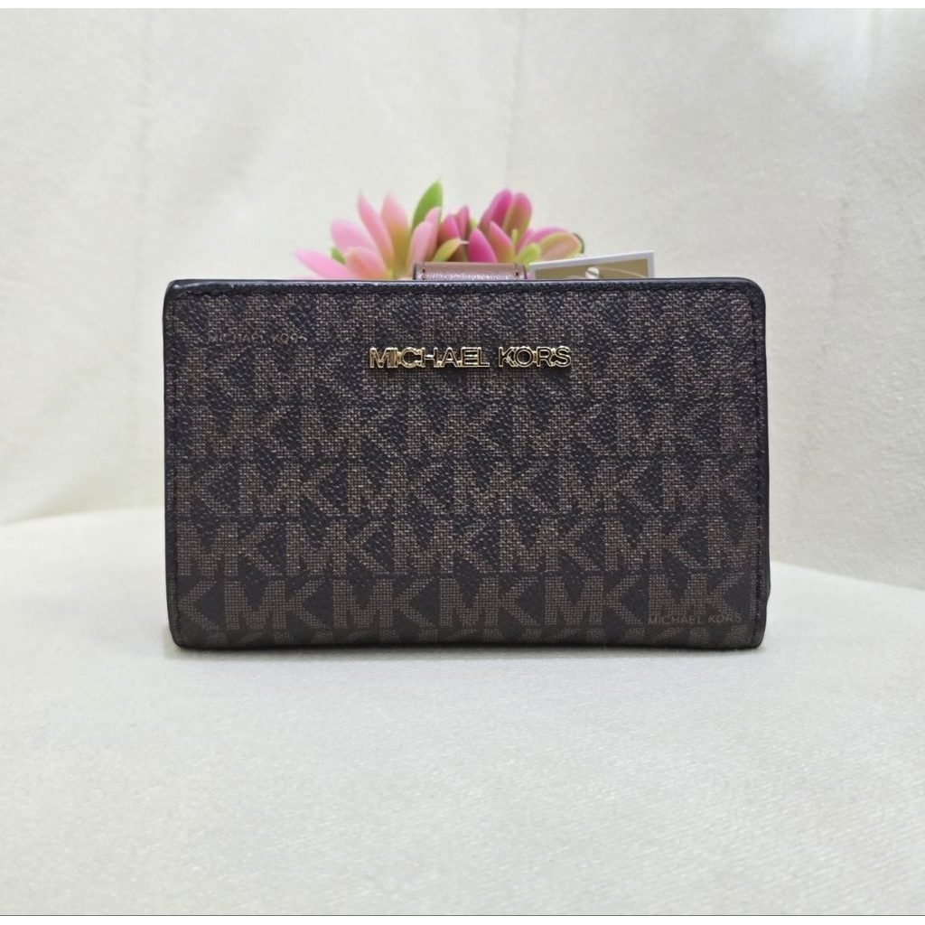 (100% ORI) MK JET SET TRAVEL MEDIUM BIFOLD ZIP COIN WALLET