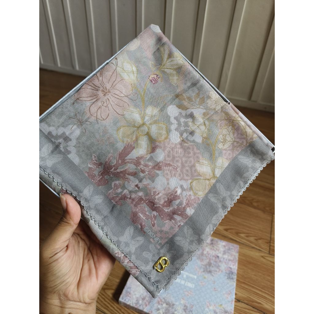 buttonscarves TDP preloved