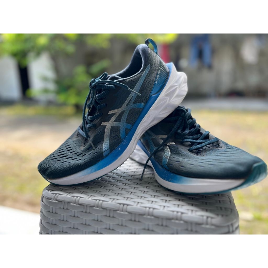 Asics Novablast 2