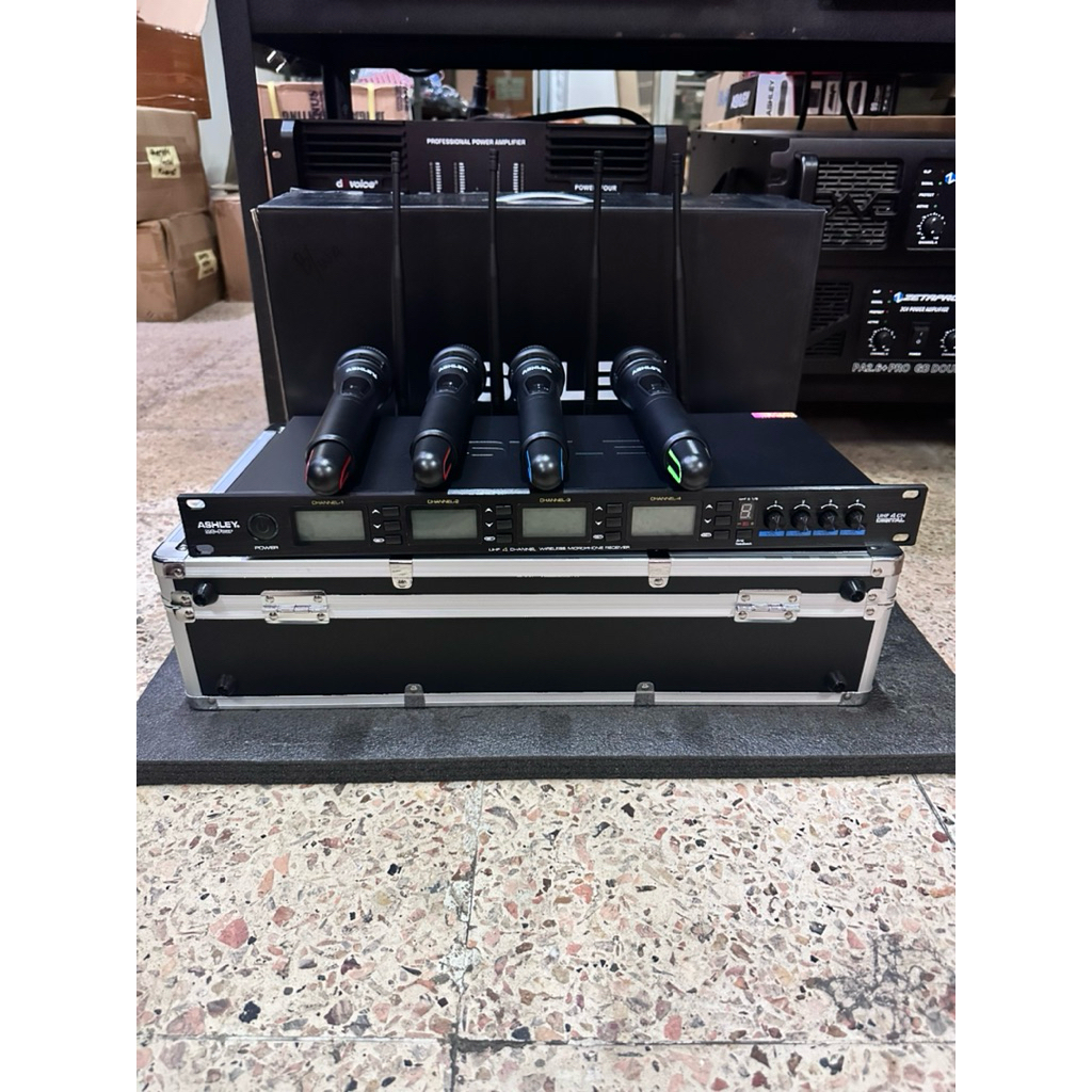 Mic Wireless Ashley MC FOUR 4 microphone handhel MCFOUR ORIGINAL