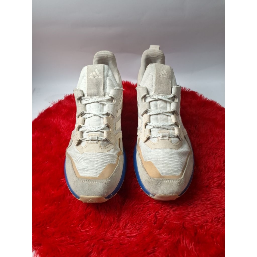 Sepatu Trail Running Ukuran 46