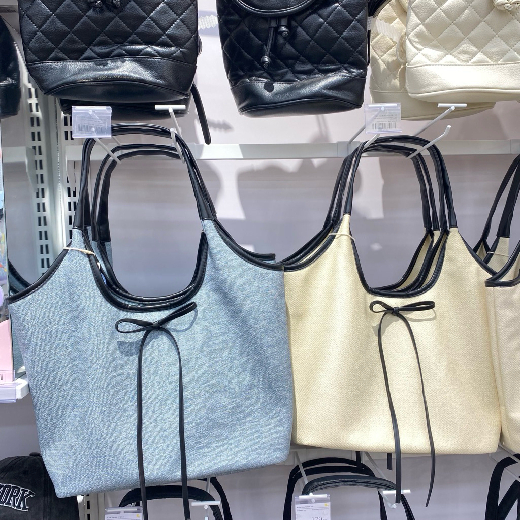 Qyounger blue bow tote bag