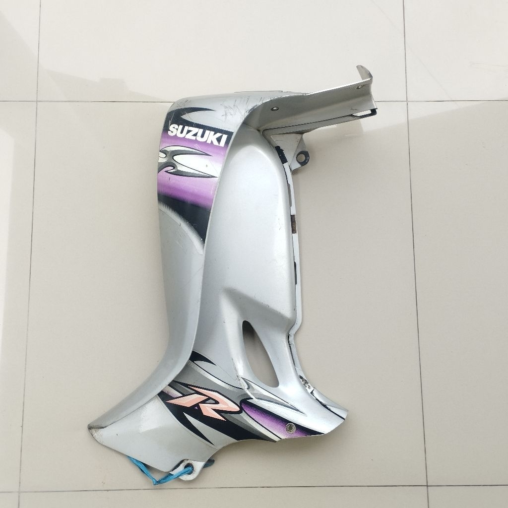 Sayap luar tebeng luar sebelah kiri Suzuki smash 110 new original