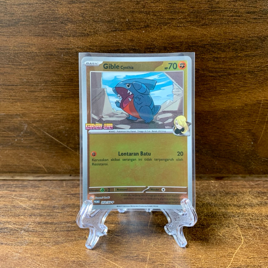 Pokemon TCG Gible Cynthia (PROMO 252/SV-P) Original Card Indonesia Set Spesial Indomaret Kehadiran J