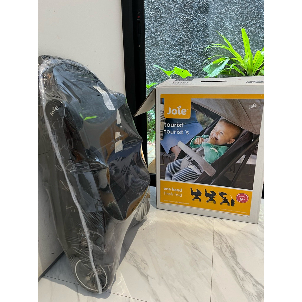 joie tourist preloved